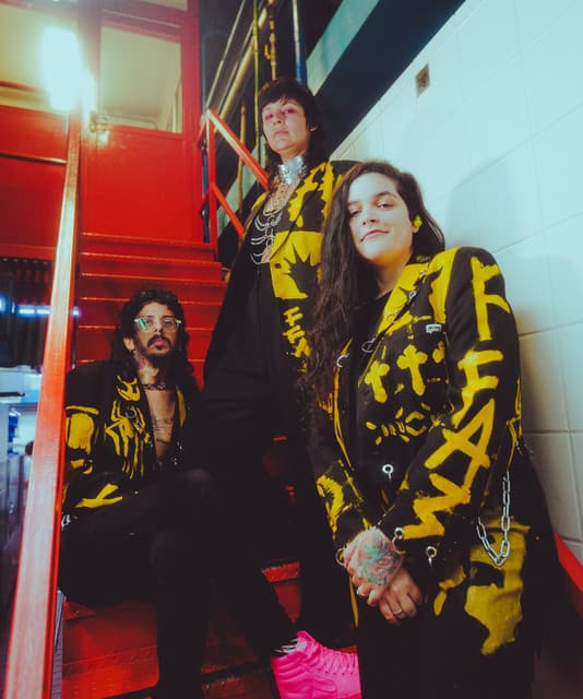 Far From Alaska artist profile image