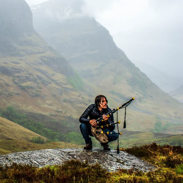 Ross Ainslie artist profile image