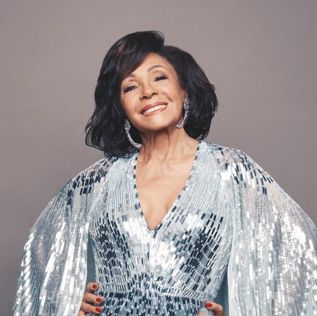 Shirley Bassey artist profile image