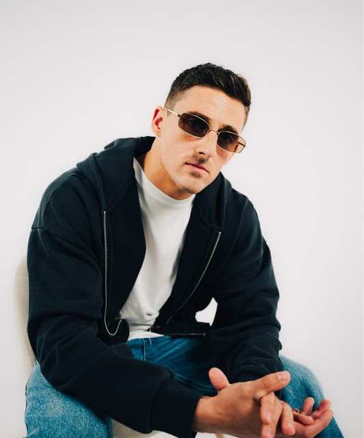 NO STATIC artist profile image