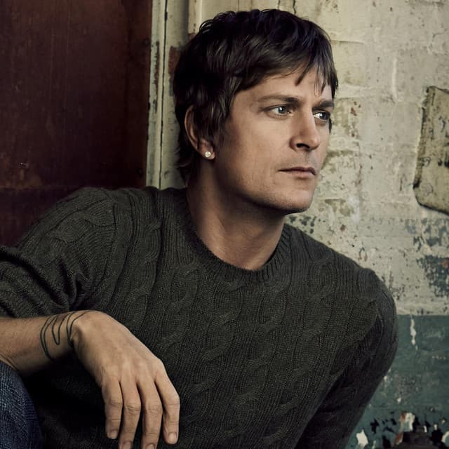 Rob Thomas artist profile image