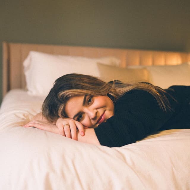 Tenille Arts artist profile image