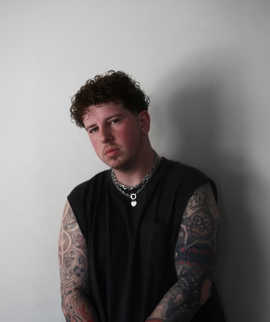 Dylan Reese artist profile image