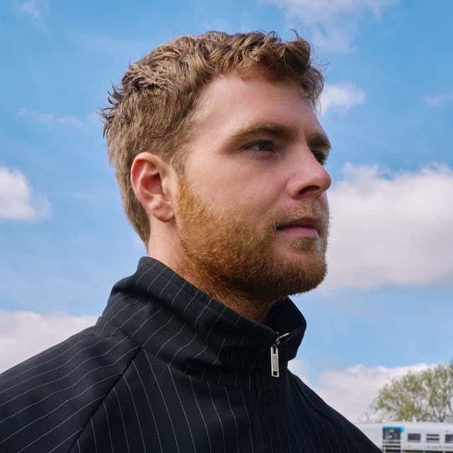 Alex Warren artist profile