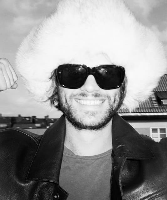 Stuzzi artist profile image