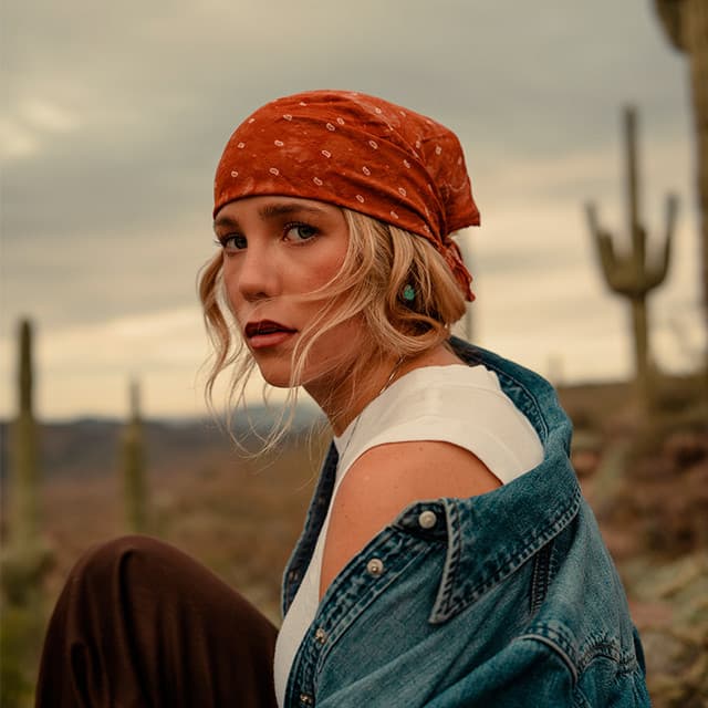 Avery Anna artist profile