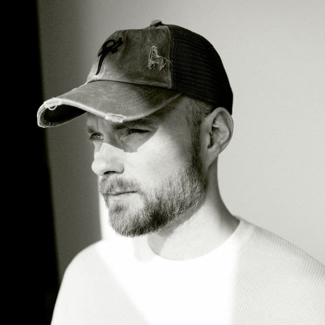 Ásgeir profile