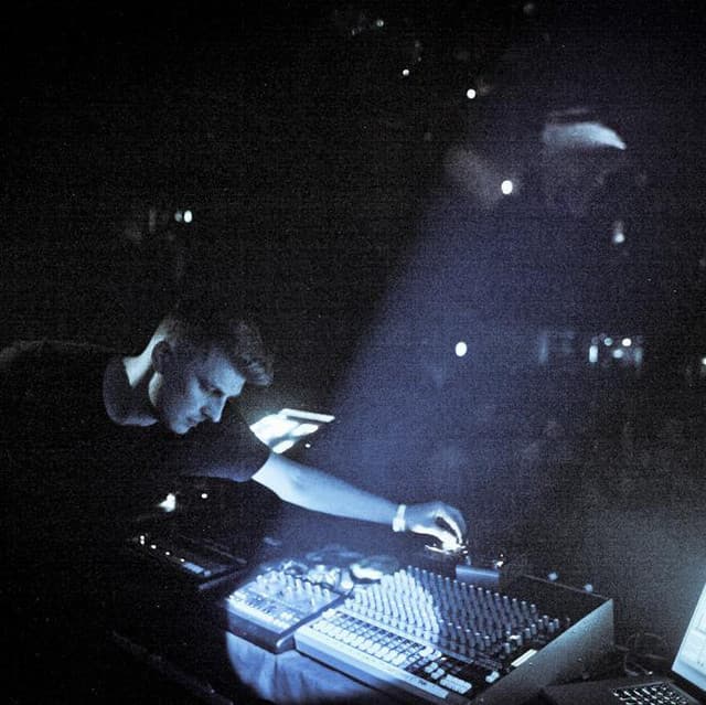 Addison Groove artist profile image