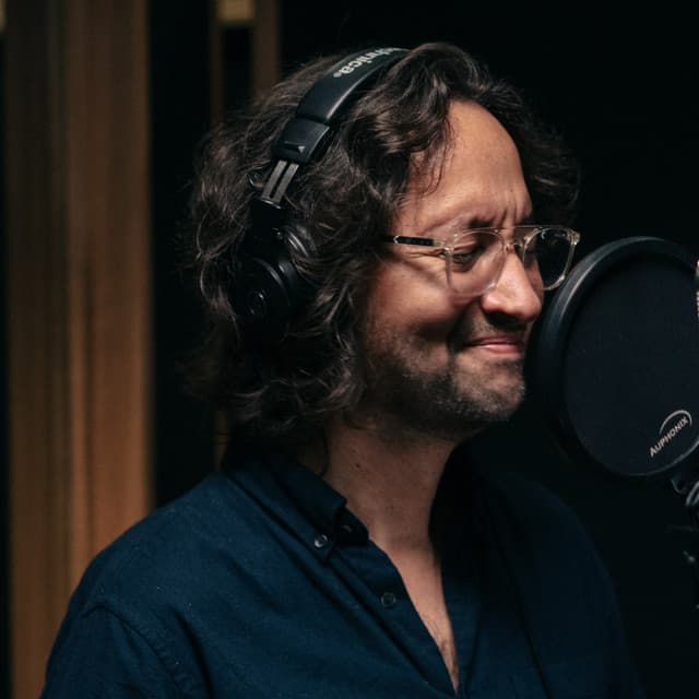 Santiago Benavides artist profile image