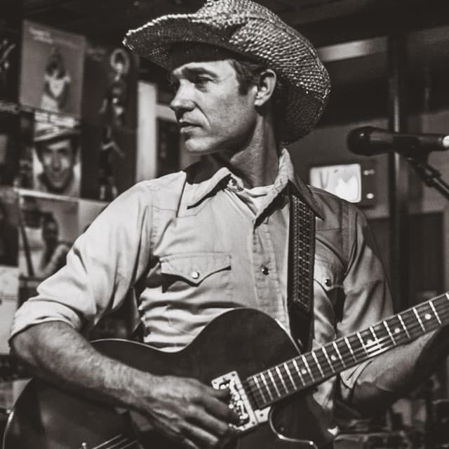 Simon Joyner's artist profile image