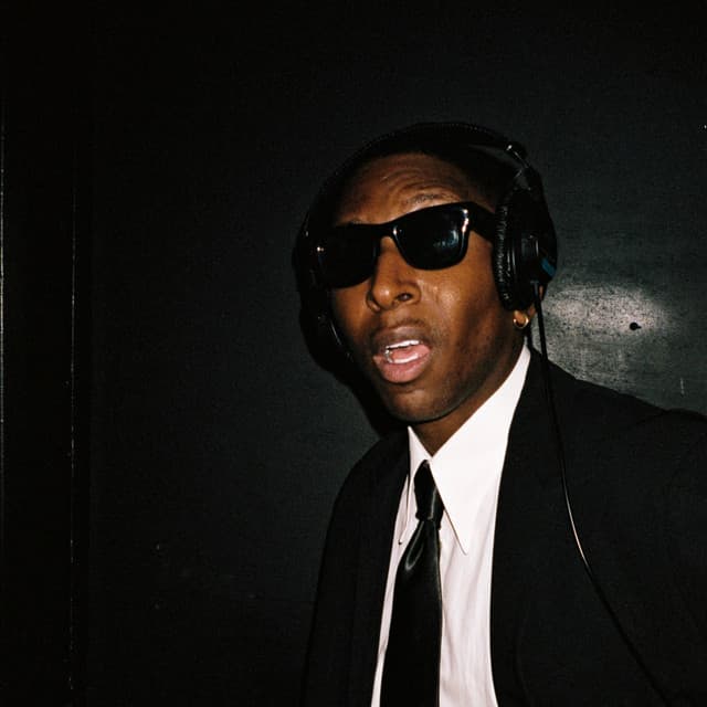 Samm Henshaw artist profile