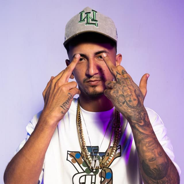 Fronti artist profile image