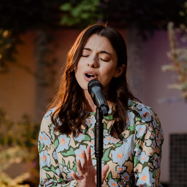 Laura Bretan artist profile image
