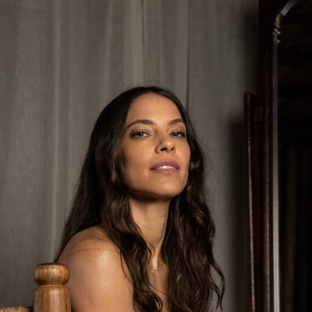 Debi Nova artist profile image