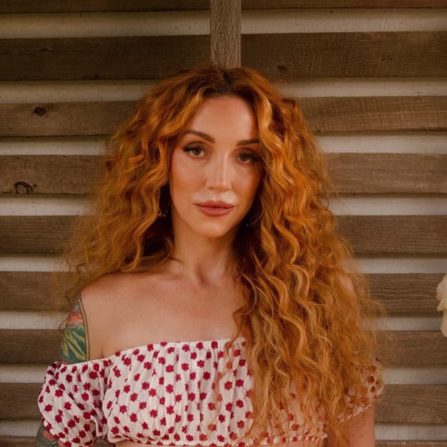 Ashley Monroe artist profile image