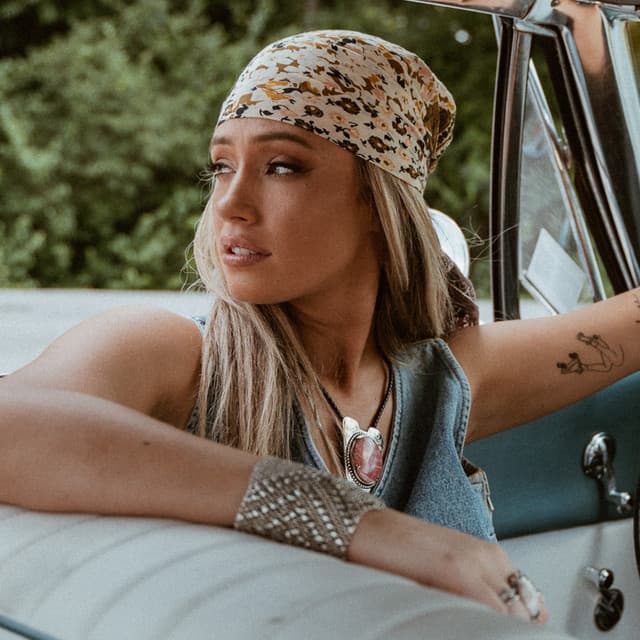 Brooke Lee's artist profile image