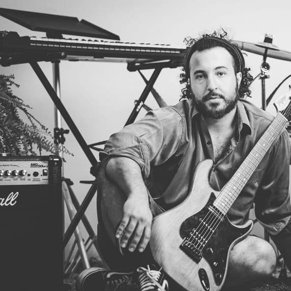 Toti Cisneros artist profile image