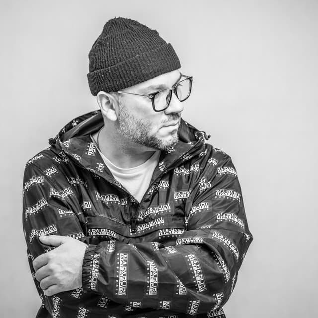 Vienio artist profile image