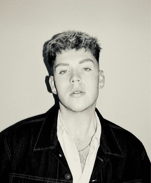 Noah Davis artist profile image