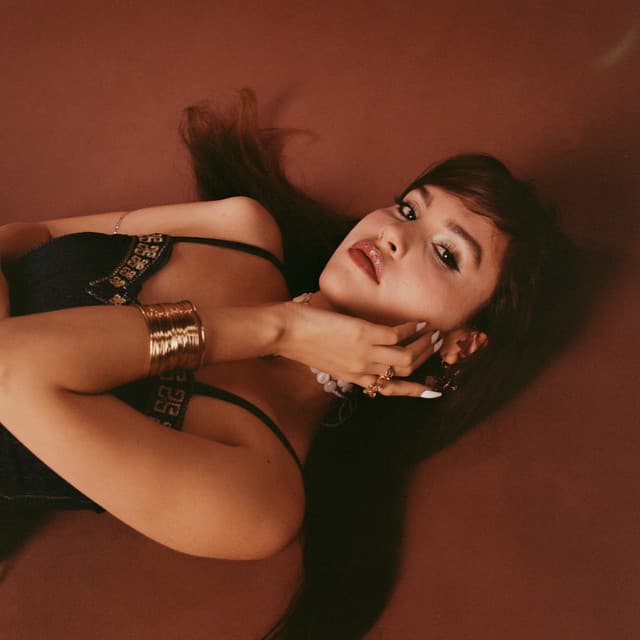 Estevie artist profile image