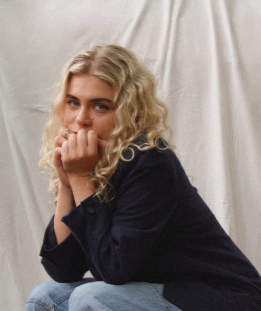 Victoria Victoria artist profile image