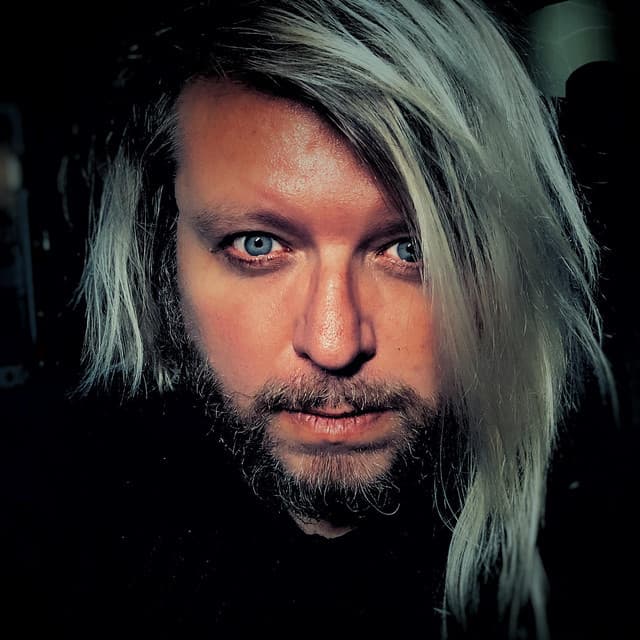 Robert Babicz artist profile image