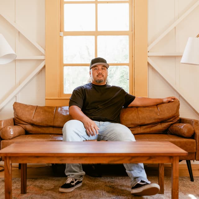 Sione Liti artist profile image