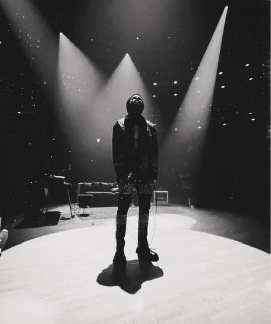 Luke James artist profile image