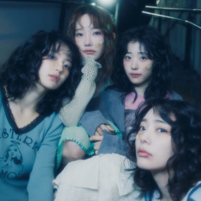 QWER artist profile image