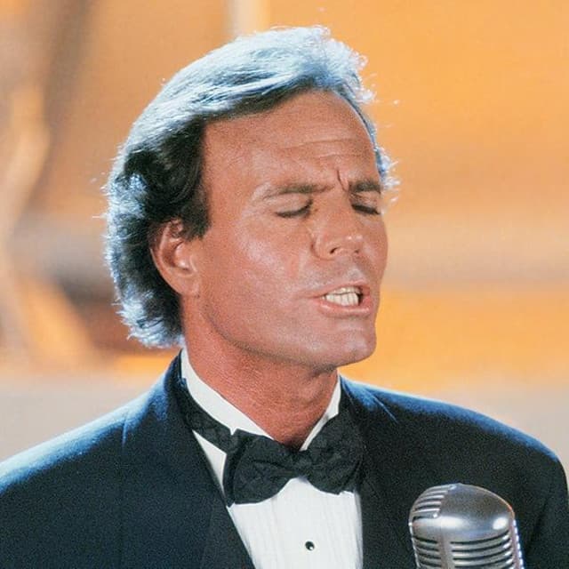 Julio Iglesias artist profile image