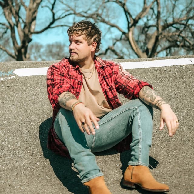 Levi Hummon artist profile image