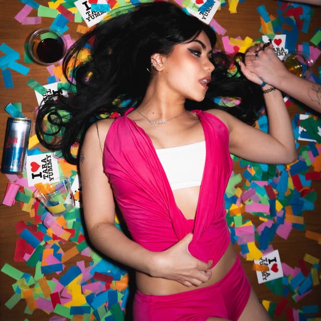 Tara Yummy artist profile