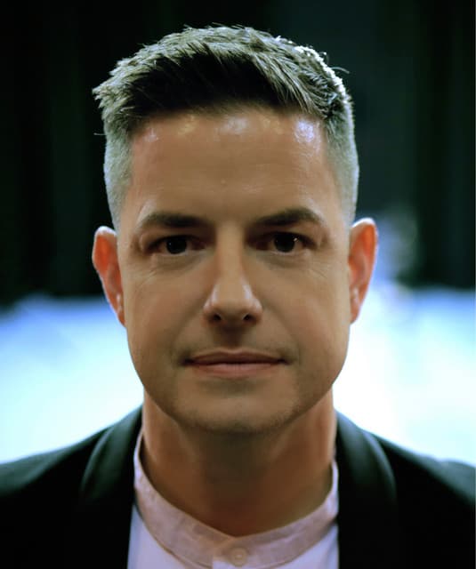 Simon Casey artist profile image