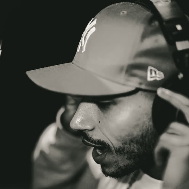 Cliff Khawly artist profile image