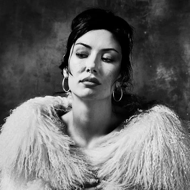 Nieve Ella artist profile image