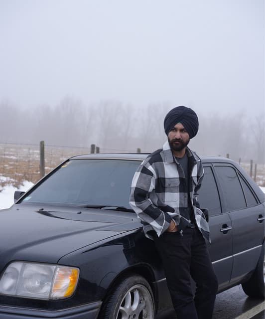 Amantej Hundal artist profile image