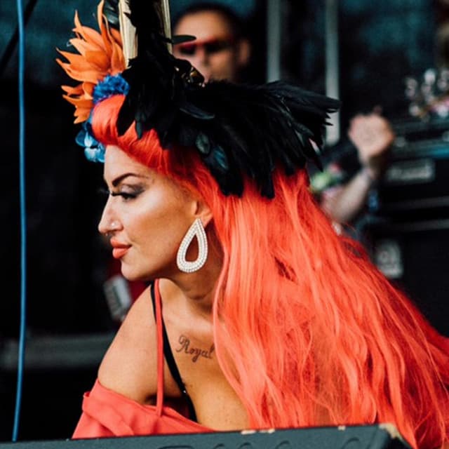 Neon Hitch artist profile image