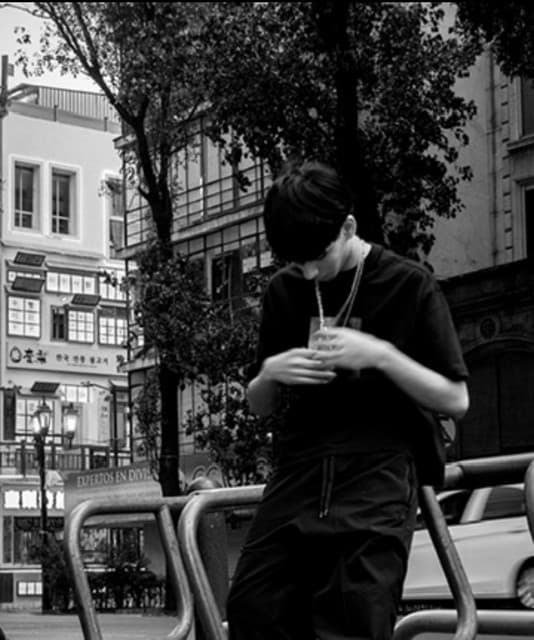 CASSIEL artist profile image