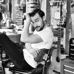 Robert Ellis's artist profile image