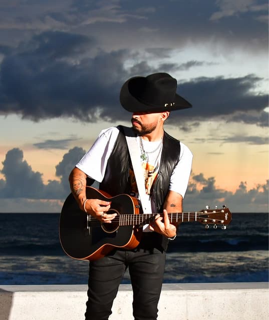 Meño Segovia artist profile image