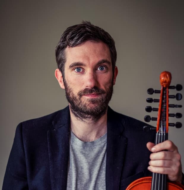 Caoimhín Ó Raghallaigh artist profile image
