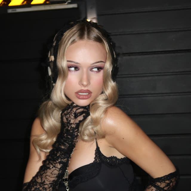 Eva Timush artist profile image