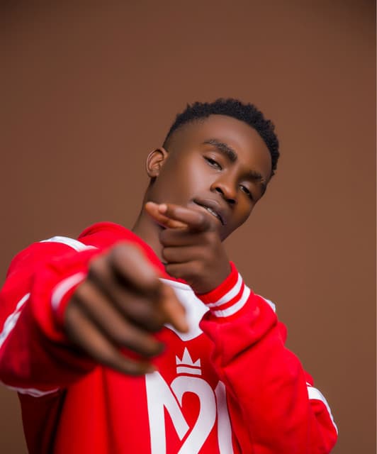 Gody Tennor artist profile image