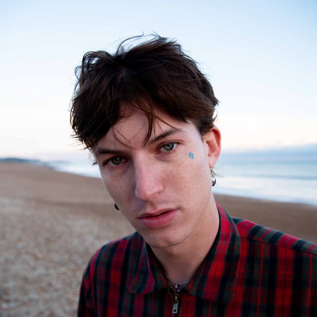 Gus Dapperton artist profile image