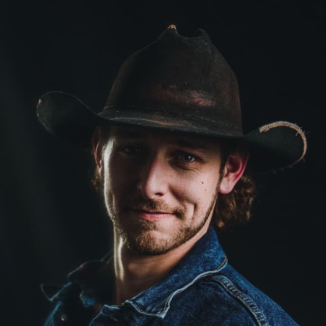 Ryan Lindsay artist profile image