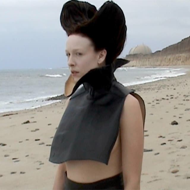 Allie X artist profile image
