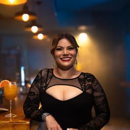 Diana Reyes's artist profile image