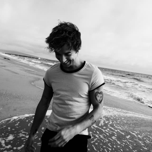 Daniel Seavey's artist profile image