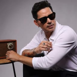 Leoni Torres's artist profile image