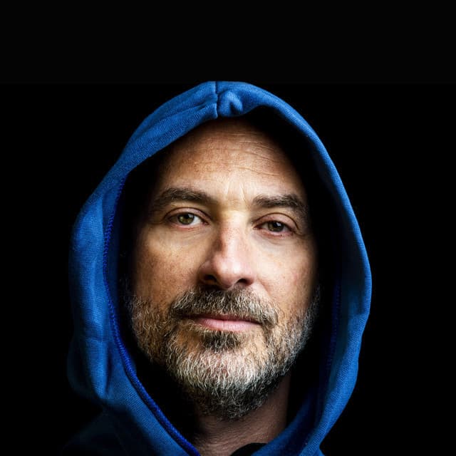 Lucas Santtana artist profile image